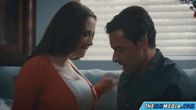 Романтичен секс с добра мама с голям бюст