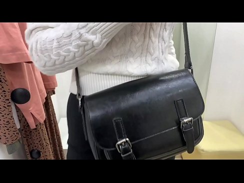 ❤️ Публична мастурбация на младата кучка FeralBerry с вибратор в стаята за обличане Секс видео в bg.eviewporn-com.ru ☑